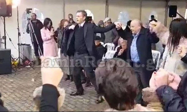 Με χορό ξεκίνησε ο Γκλέτσος την προεκλογική του εκστρατεία για την περιφέρεια (βίντεο)